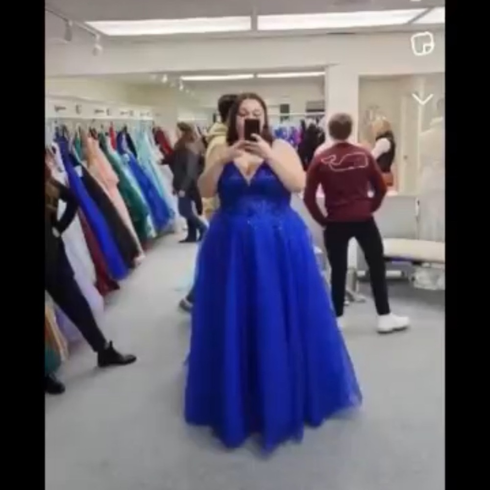 Elegant Blue Prom Dress - Picture 3 of 6